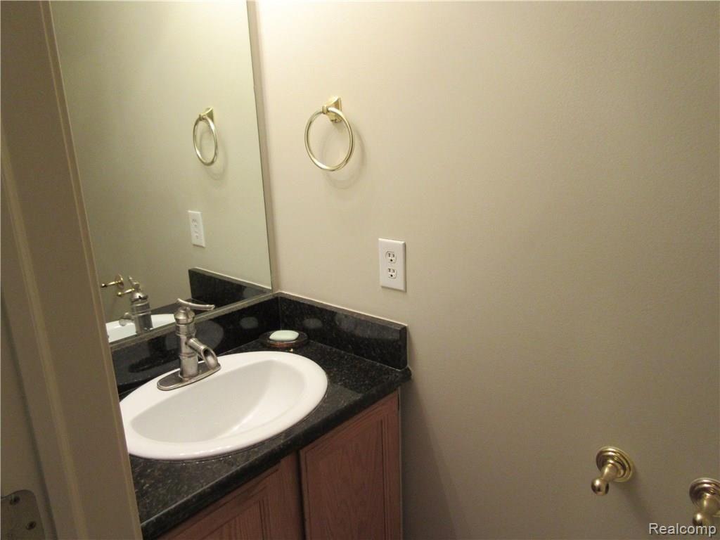 1207 Harvard Drive Rochester, MI 48307 - Photo 16 of 33 IMG_6206.JPG
