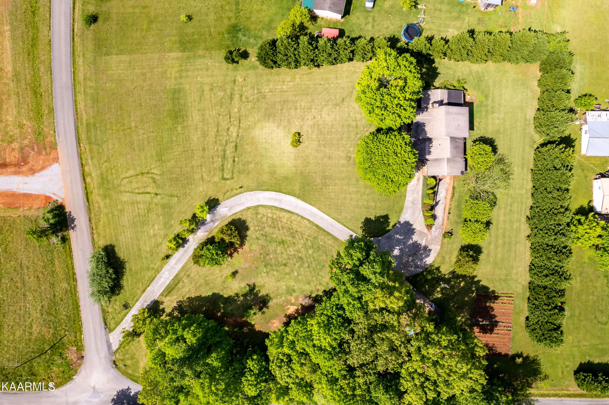 365 Dunn Road Tellico Plains, TN 37385 - Photo 8 of 48 Gallery Image 8