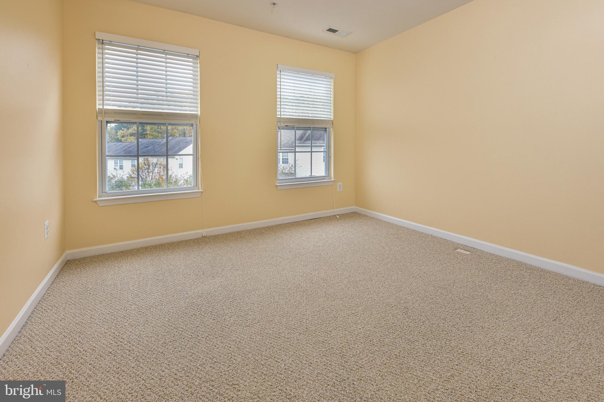 7024 Black Oak Road, Unit 216 Elkridge, MD 21075 - Photo 11 of 30 Primary bedroom