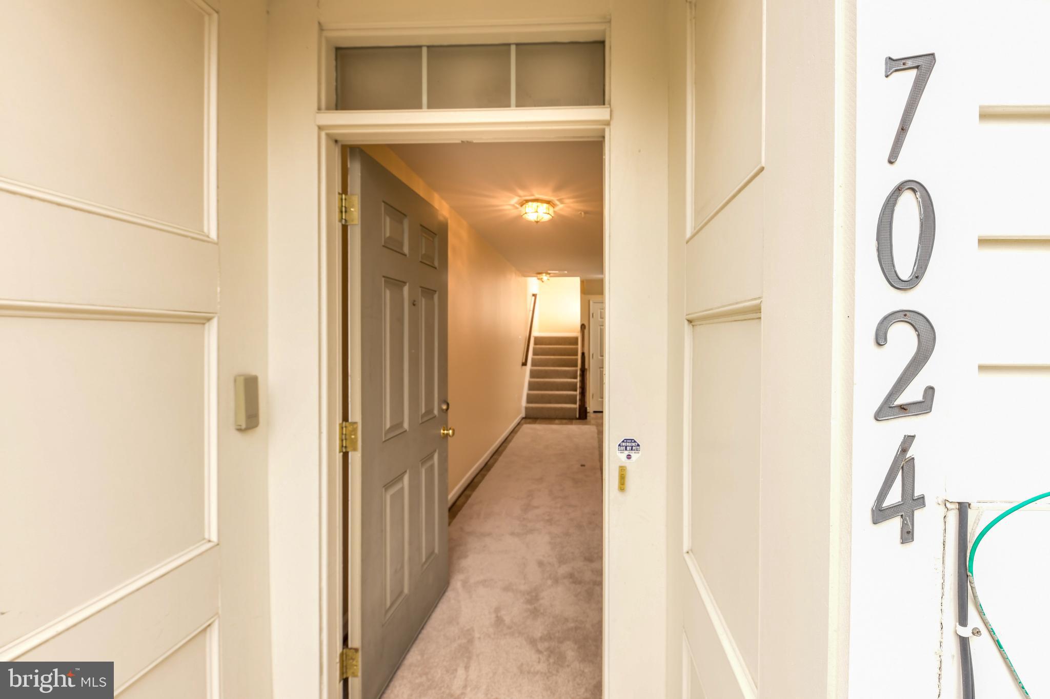 7024 Black Oak Road, Unit 216 Elkridge, MD 21075 - Photo 4 of 30 Front door entry hallway