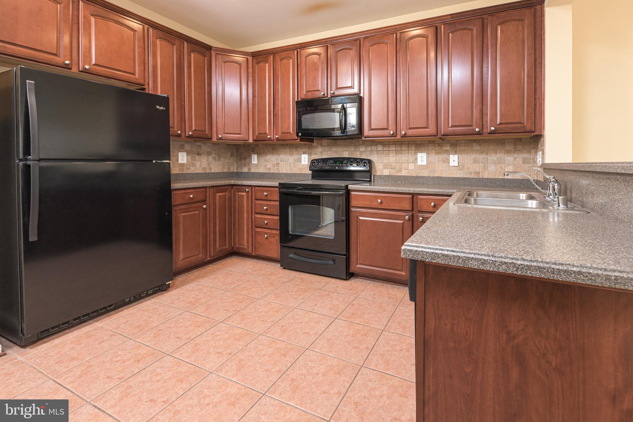 7024 Black Oak Road, Unit 216 Elkridge, MD 21075 - Photo 7 of 30 Kitchen - view #2