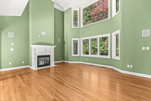 $1,049,000 | 109 Meadow Creek Drive, Dracut, MA 01826