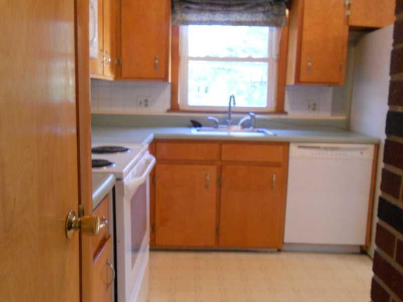 74 Cat Mousam Road Kennebunk, ME 04043 - Photo 7 of 27 Kitchen.