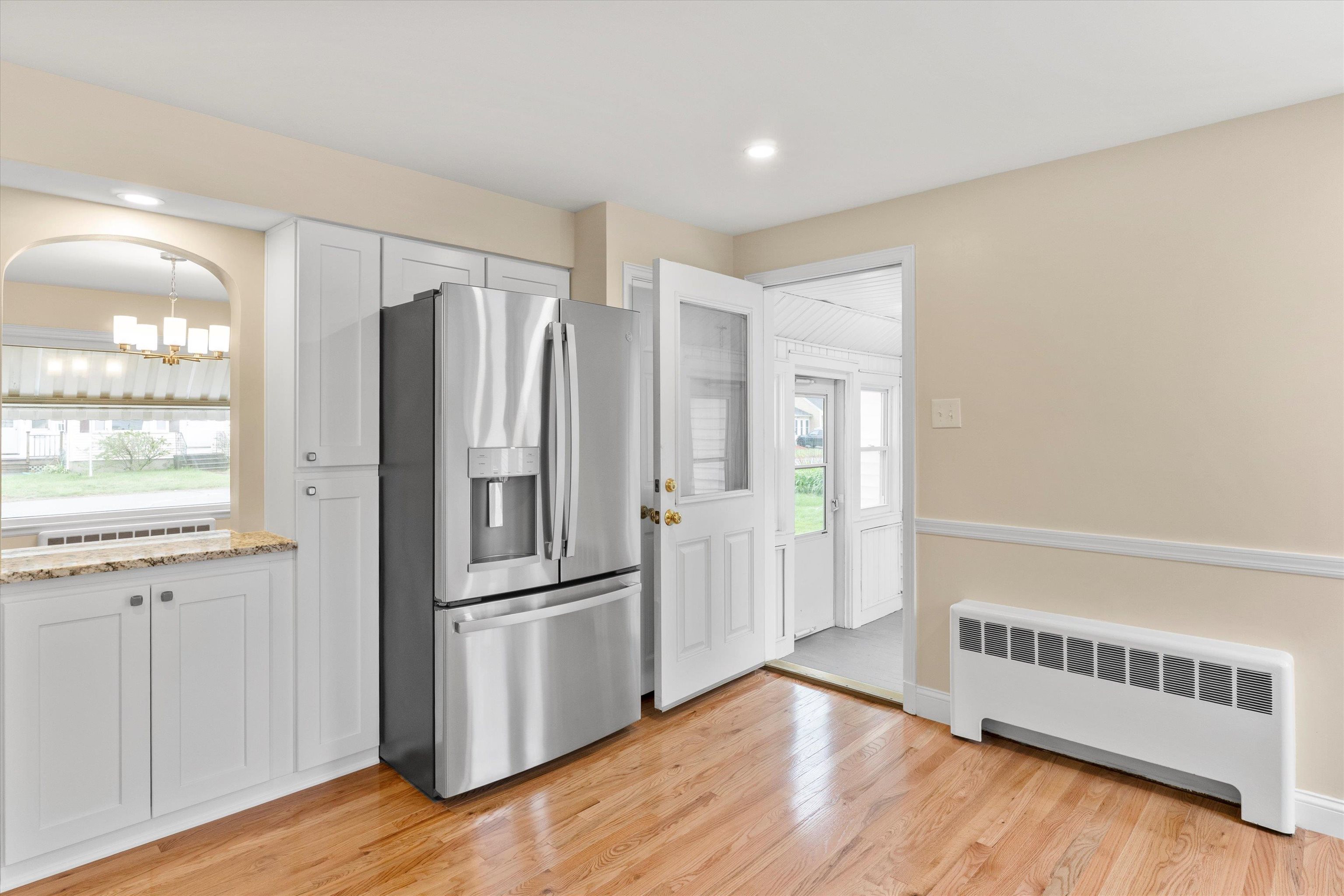 846 Howe Street Manchester, NH 03103 - Photo 14 of 42