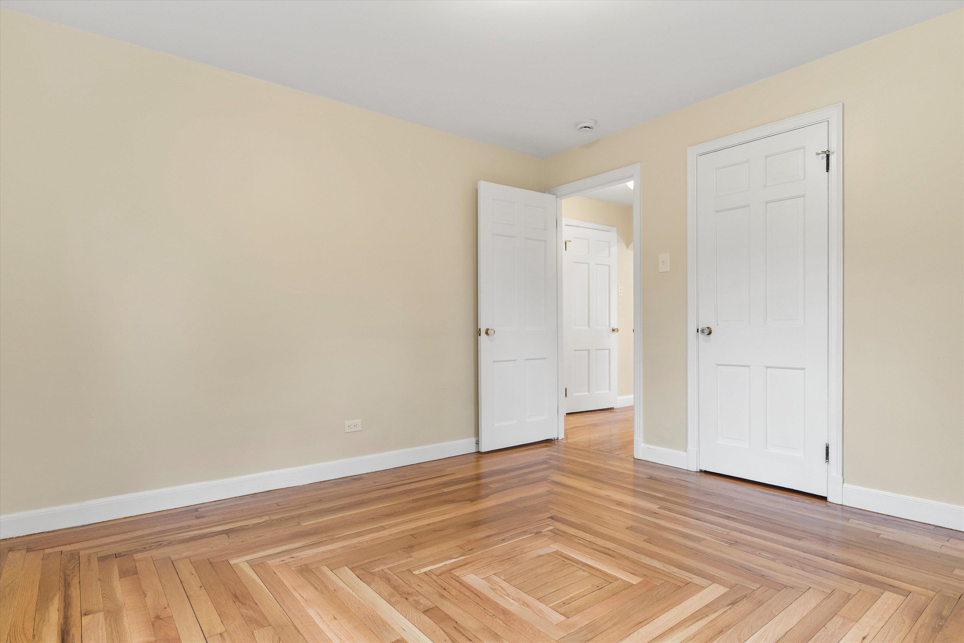 846 Howe Street Manchester, NH 03103 - Photo 19 of 42