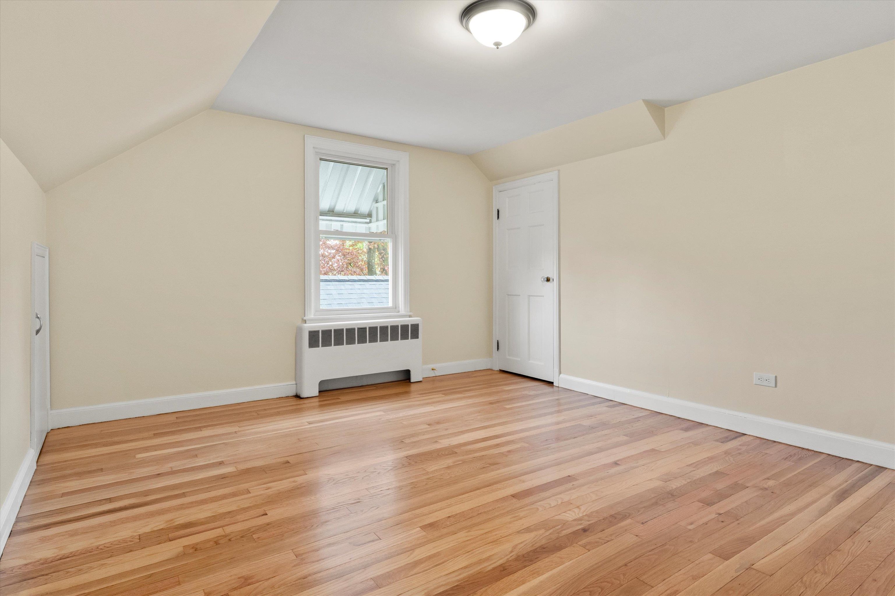 846 Howe Street Manchester, NH 03103 - Photo 23 of 42