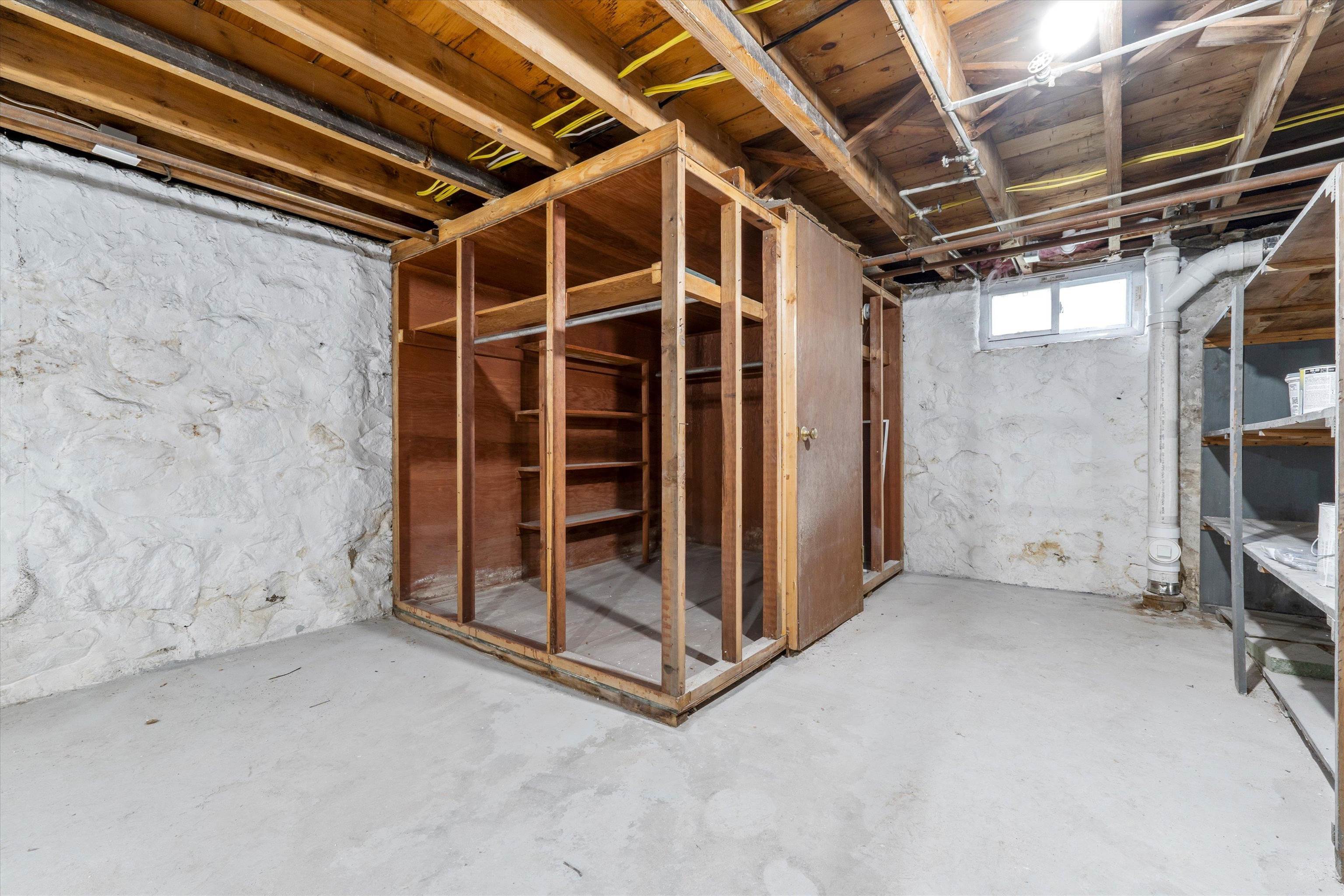 846 Howe Street Manchester, NH 03103 - Photo 33 of 42