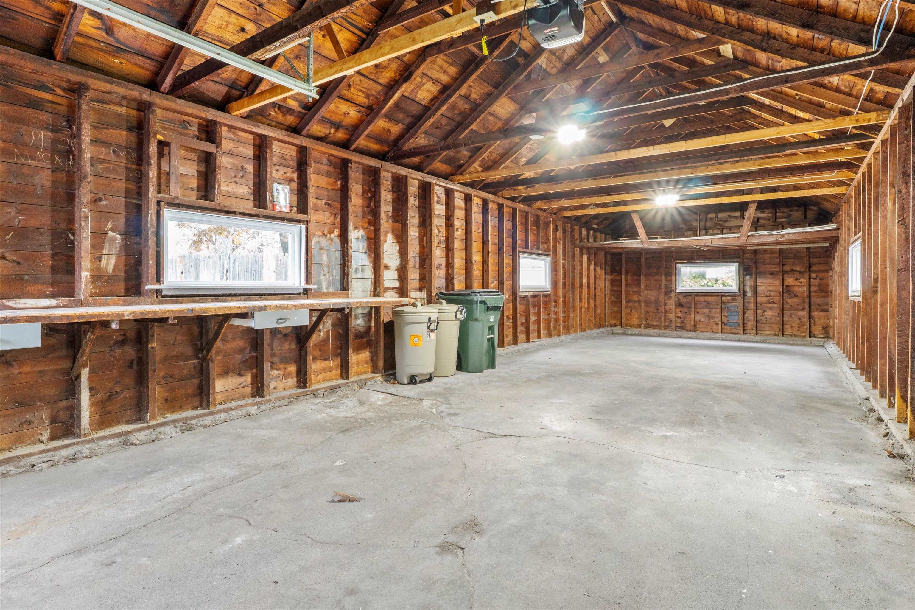 846 Howe Street Manchester, NH 03103 - Photo 39 of 42