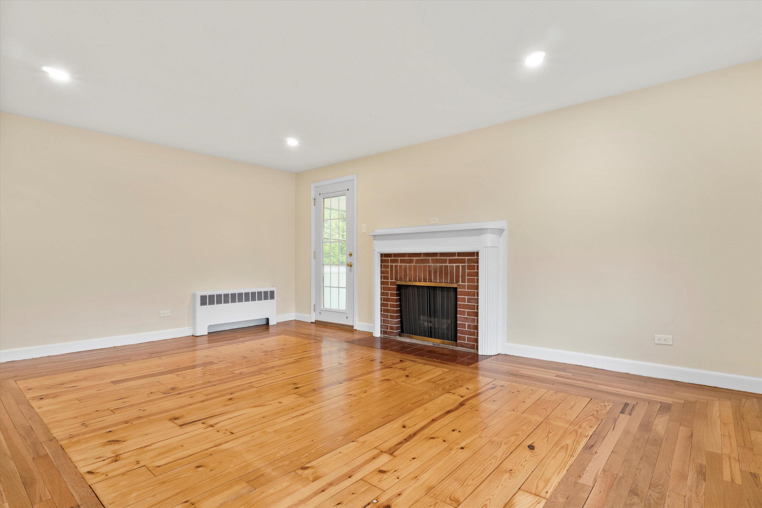 846 Howe Street Manchester, NH 03103 - Photo 5 of 42