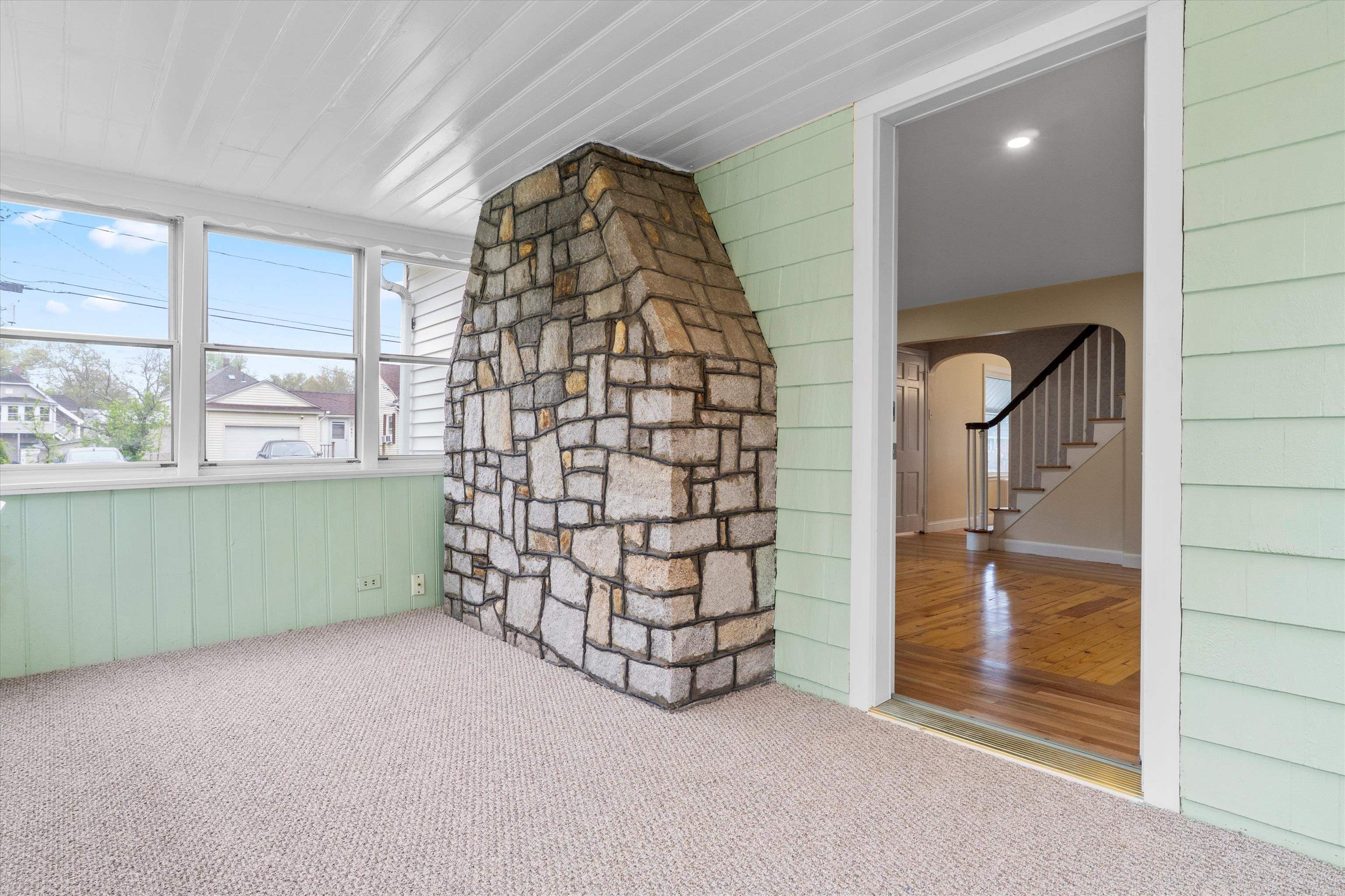 846 Howe Street Manchester, NH 03103 - Photo 9 of 42