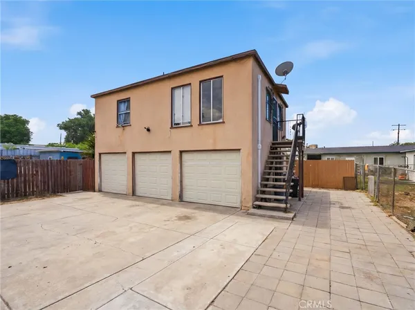$975,000 | 428 East Oaks Street, Compton, CA 90221