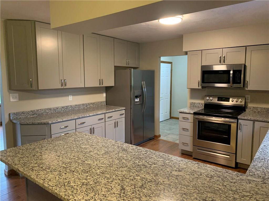 233 Monkey Wrench Road Irwin, PA 15642 - Photo 4 of 25 Gallery Image 4