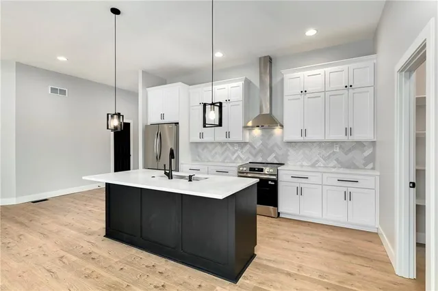 $499,500 | 149 South Linn Valley Drive, Linn Valley, KS 66040