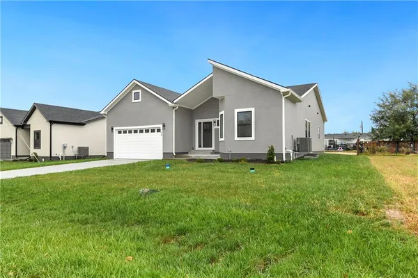 $499,500 | 149 South Linn Valley Drive, Linn Valley, KS 66040