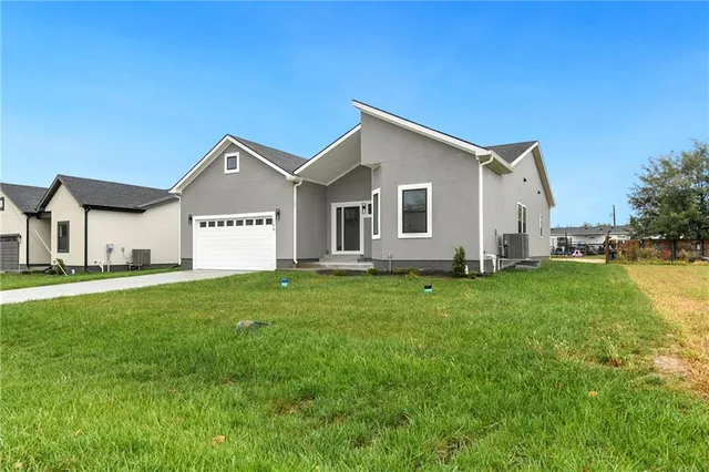 $499,500 | 149 South Linn Valley Drive, Linn Valley, KS 66040