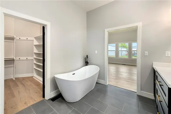 $499,500 | 149 South Linn Valley Drive, Linn Valley, KS 66040