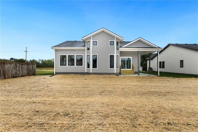 $499,500 | 149 South Linn Valley Drive, Linn Valley, KS 66040