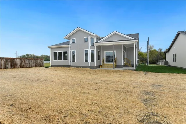 $499,500 | 149 South Linn Valley Drive, Linn Valley, KS 66040