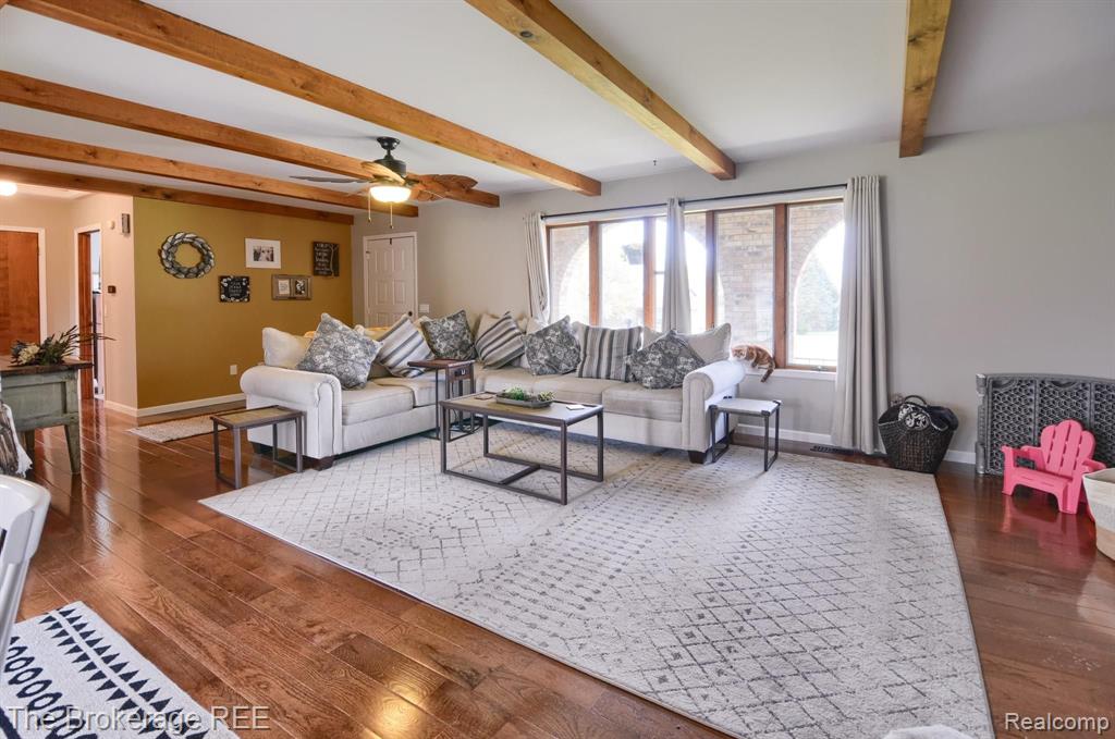 8019 Potter Road Flushing, MI 48433 - Photo 8 of 40