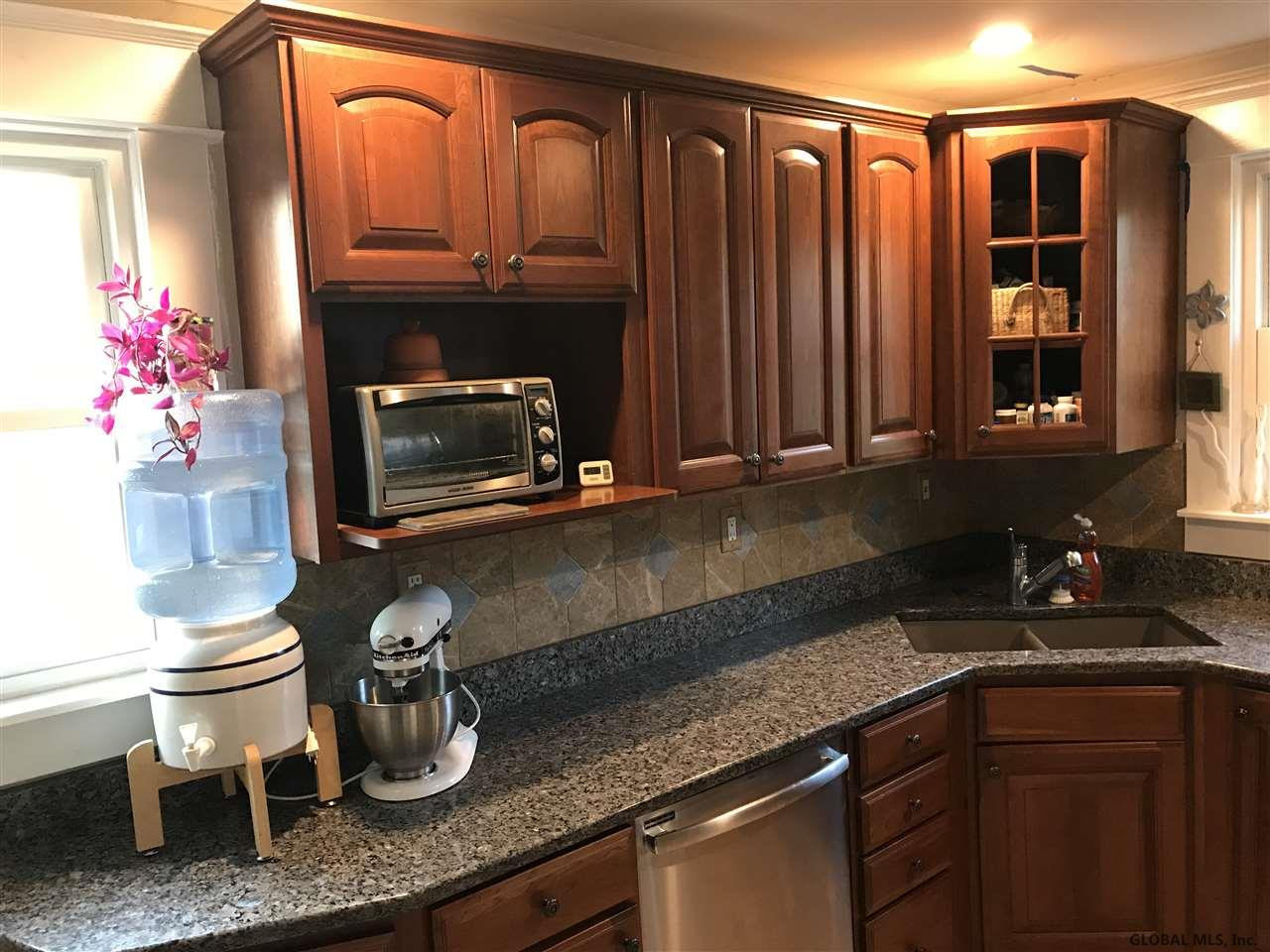 134 Russell Road Albany, NY 12203 - Photo 7 of 20 Photo 7