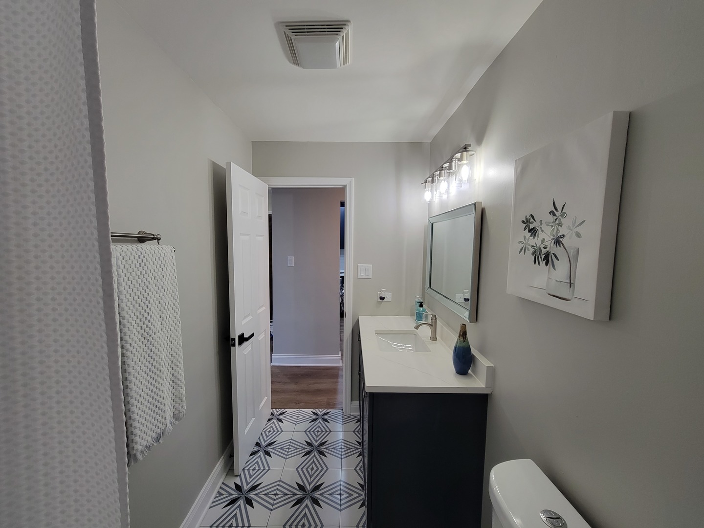 1100 Holbrook Road, Unit H Homewood, IL 60430 - Photo 7 of 14 a bathroom with a sink toilet and shower