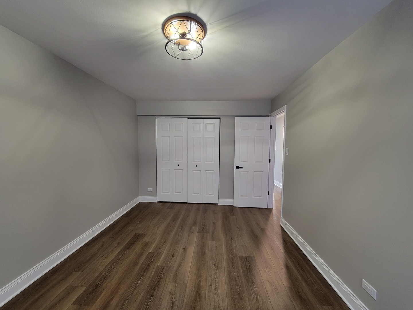 1100 Holbrook Road, Unit H Homewood, IL 60430 - Photo 9 of 14 a view of a room with wooden floor