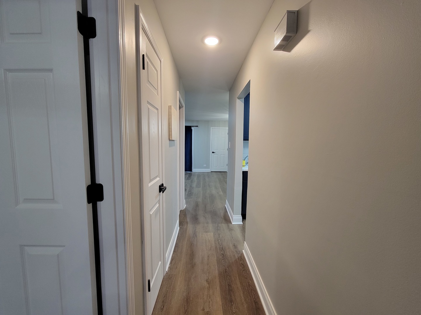 1100 Holbrook Road, Unit H Homewood, IL 60430 - Photo 10 of 14 a view of a hallway