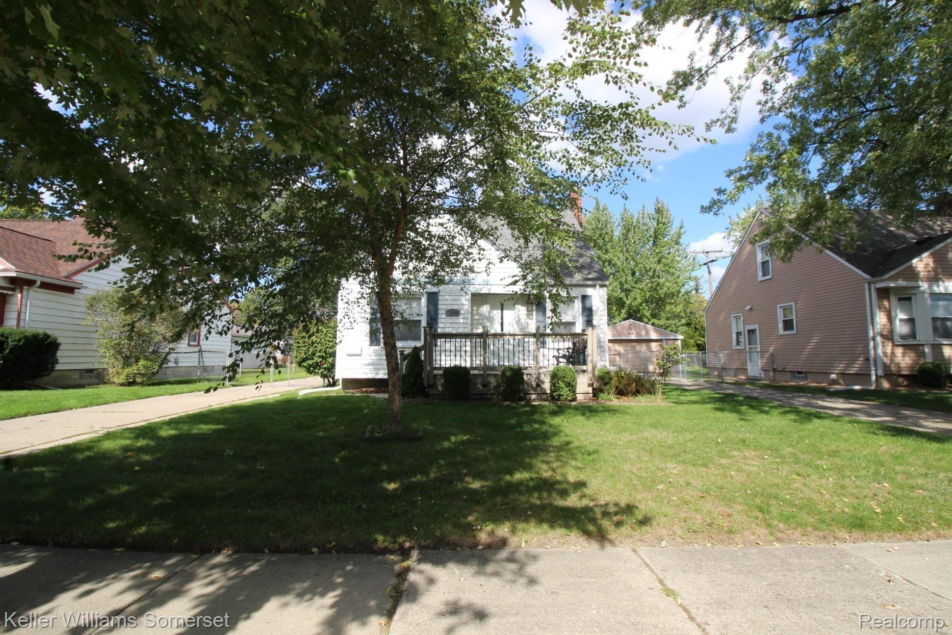 1574 Princeton Road Berkley, MI 48072 - Photo 4 of 28 IMG_2473.JPG