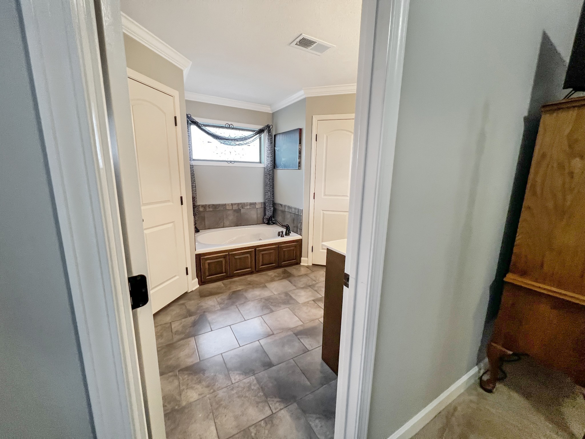 48 Nehemiah Drive Jackson, TN 38305 - Photo 13 of 21 a view of bedroom and bathroom