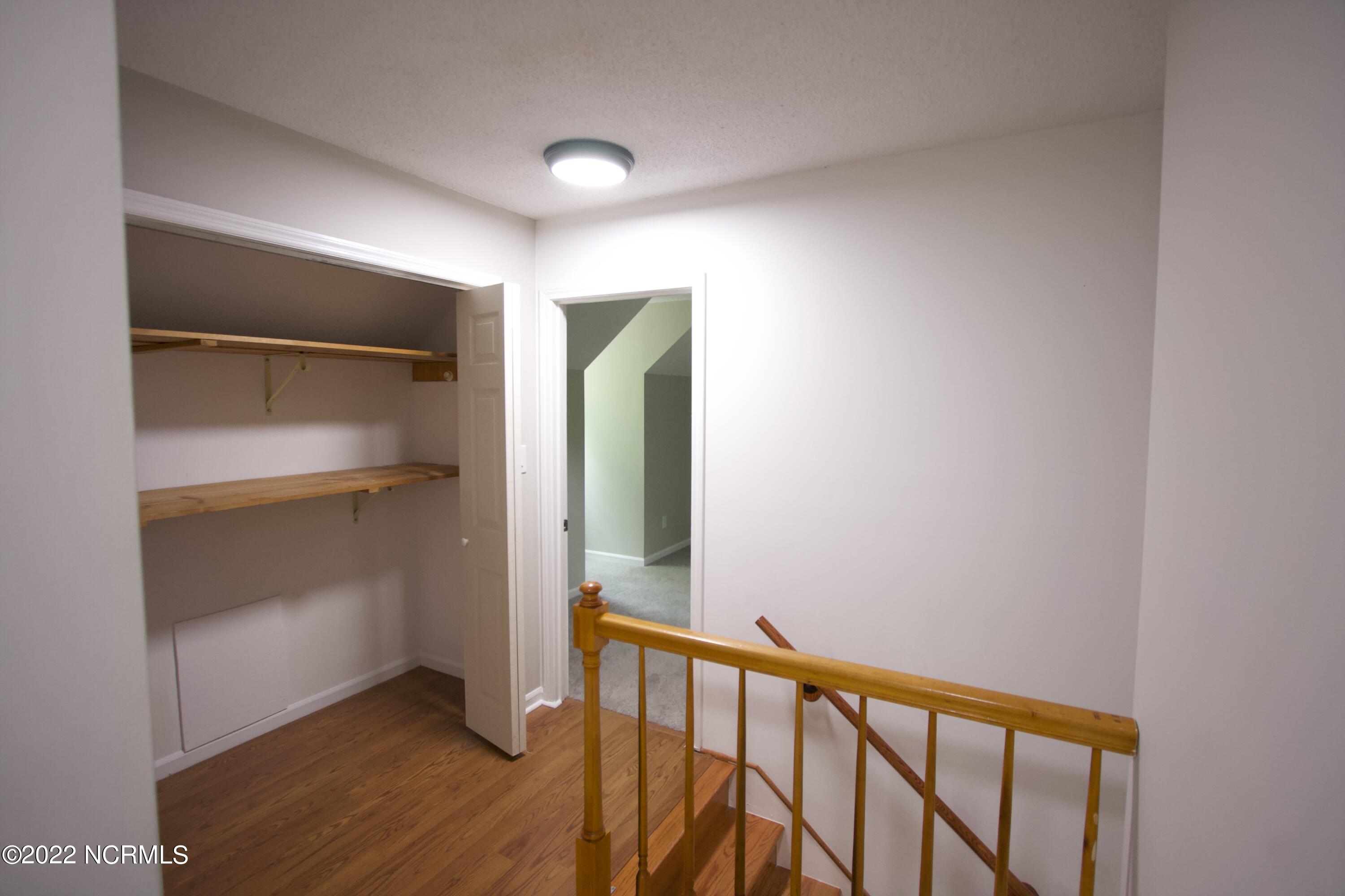 195 Peninsula Manor Road Hubert, NC 28539 - Photo 17 of 26 2nd Floor Landing