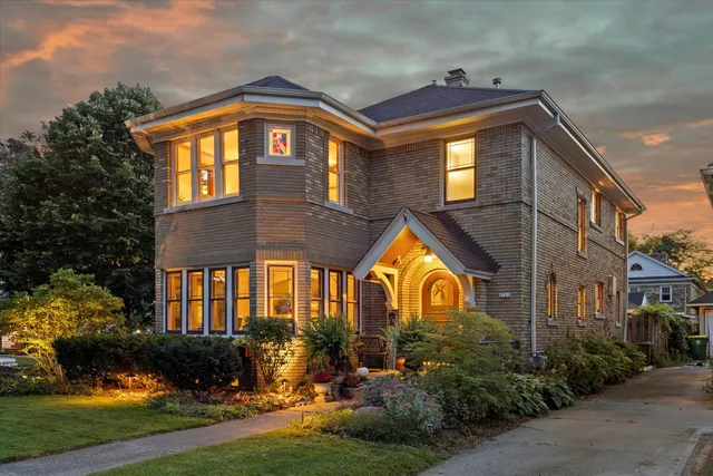 $749,900 | 4101 North Morris Boulevard, Shorewood, WI 53211