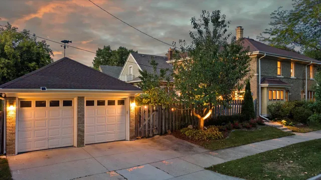 $749,900 | 4101 North Morris Boulevard, Shorewood, WI 53211