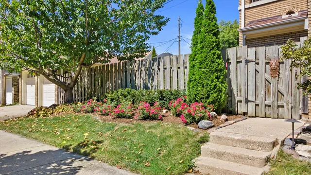 $749,900 | 4101 North Morris Boulevard, Shorewood, WI 53211