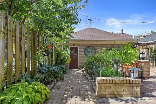 $749,900 | 4101 North Morris Boulevard, Shorewood, WI 53211