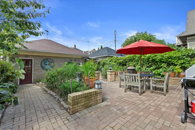 $749,900 | 4101 North Morris Boulevard, Shorewood, WI 53211