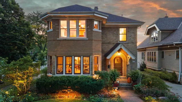 $749,900 | 4101 North Morris Boulevard, Shorewood, WI 53211