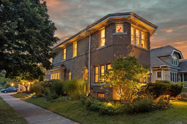 $749,900 | 4101 North Morris Boulevard, Shorewood, WI 53211