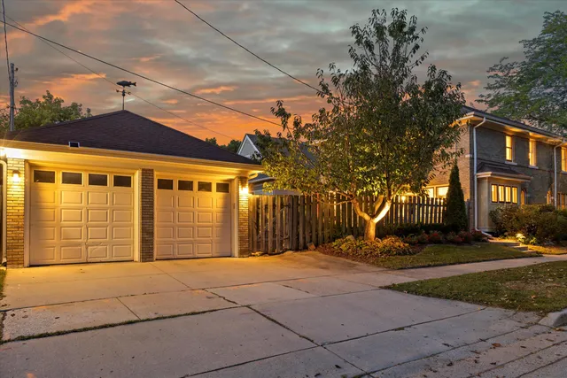 $749,900 | 4101 North Morris Boulevard, Shorewood, WI 53211