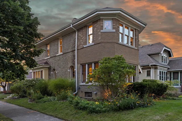 $749,900 | 4101 North Morris Boulevard, Shorewood, WI 53211