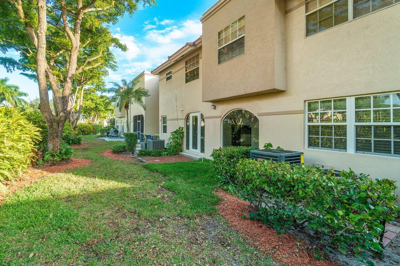6652 Via Regina Boca Raton, FL 33433 - Photo 23 of 32 031-6652ViaRegina-BocaRaton-FL-33433-SMA