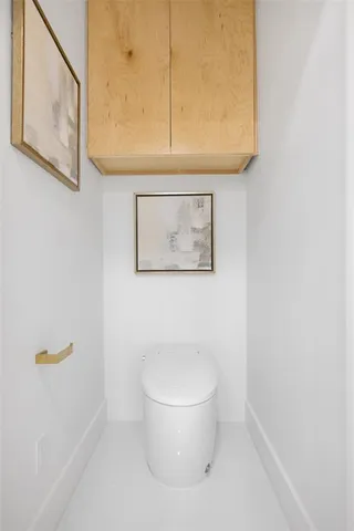 a bathroom with a toilet