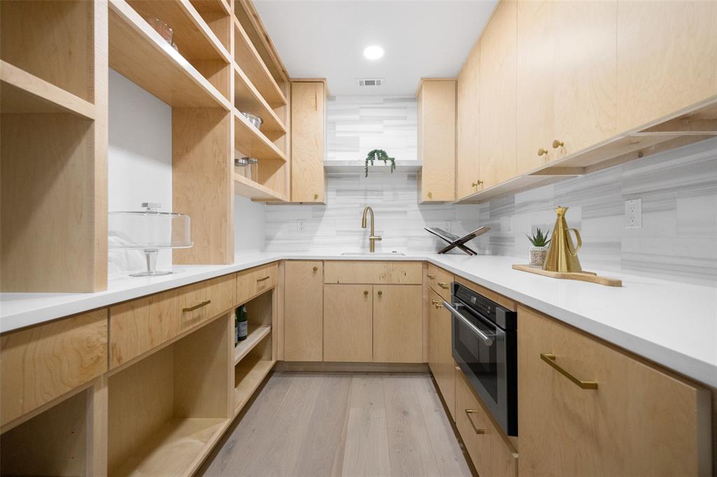 4408 Thunder Road Dallas, TX 75244 - Photo 5 of 38