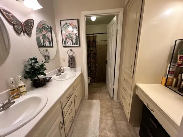 $300,000 | 445 Quill Lane, Clovis, CA 93612