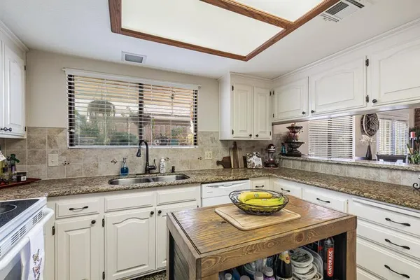 $305,000 | 445 Quill Lane, Clovis, CA 93612