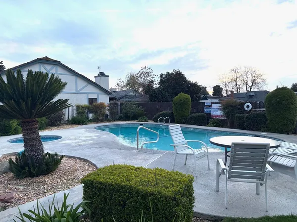 $300,000 | 445 Quill Lane, Clovis, CA 93612