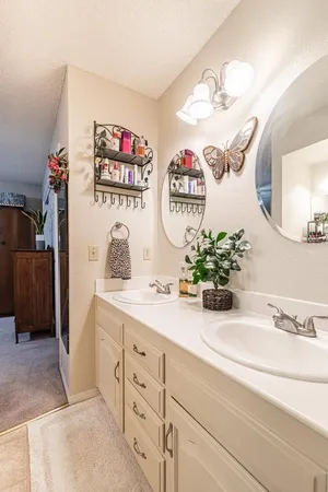 $305,000 | 445 Quill Lane, Clovis, CA 93612