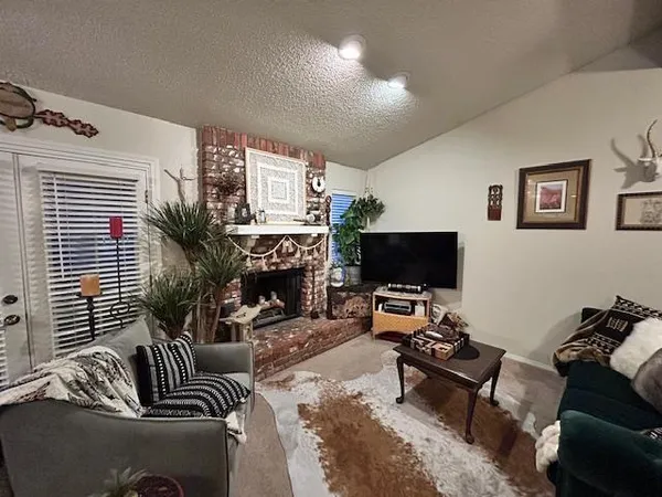 $300,000 | 445 Quill Lane, Clovis, CA 93612