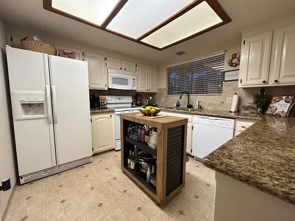 $300,000 | 445 Quill Lane, Clovis, CA 93612