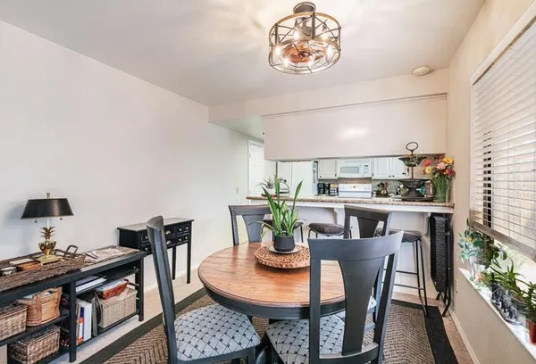 $305,000 | 445 Quill Lane, Clovis, CA 93612