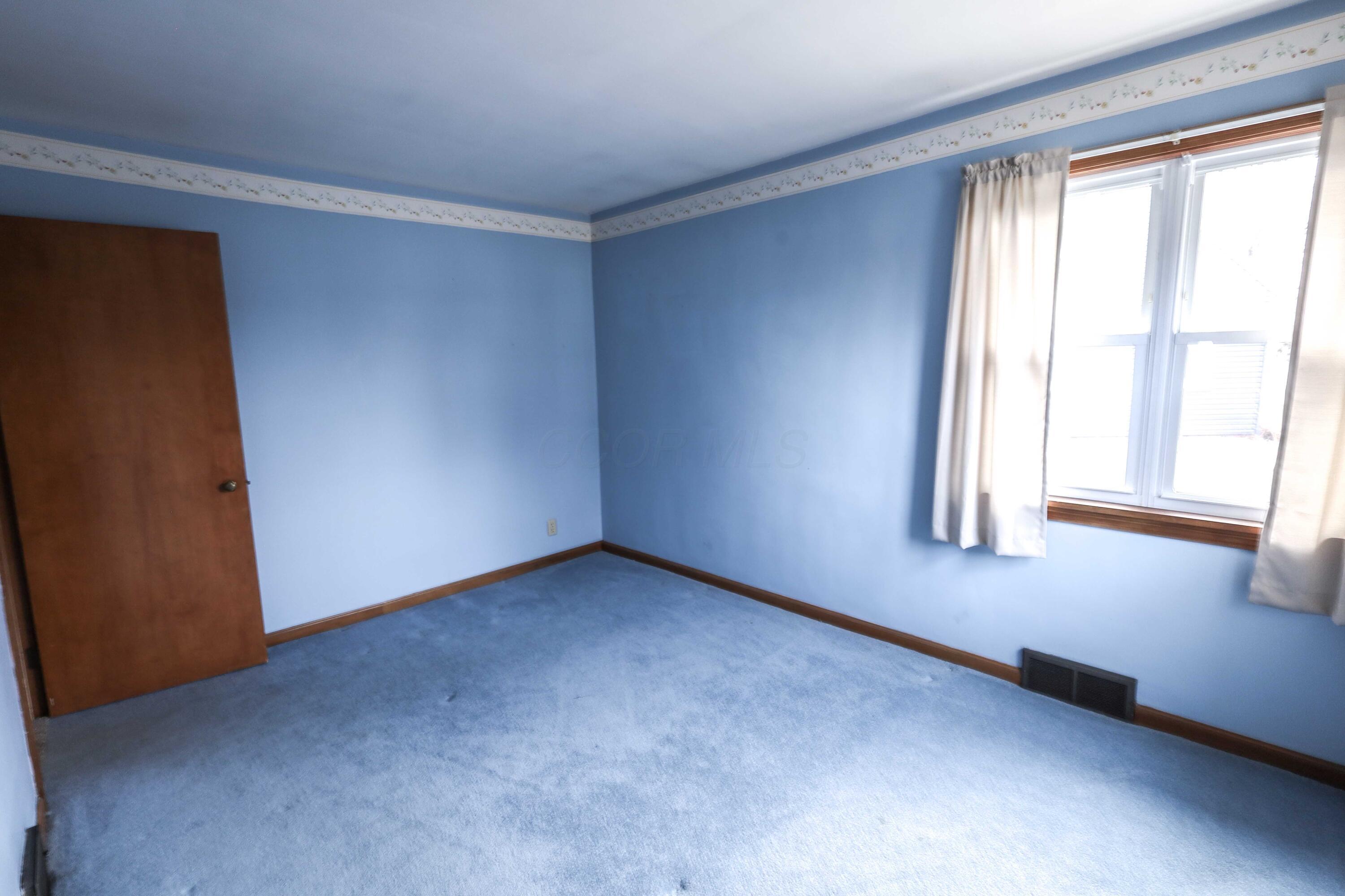 262 South Quentin Road Newark, OH 43055 - Photo 27 of 37 Bedroom 2